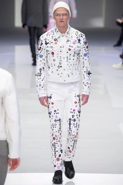 Look 13